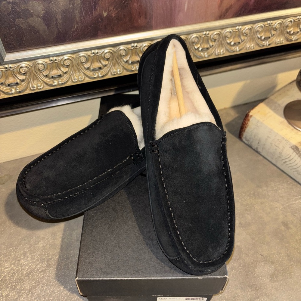 UGG Ascot Slipper